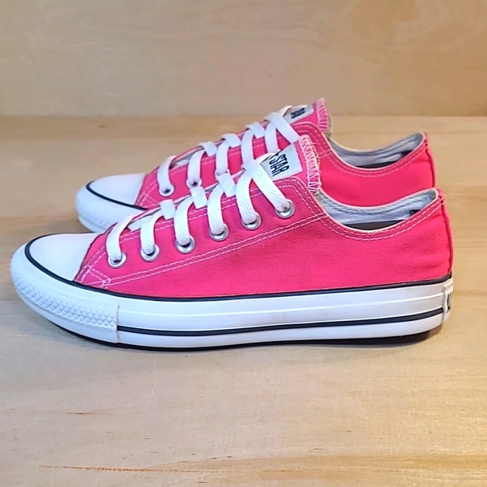 Converse Women's Pink Sneakers - Picture 5 of 10